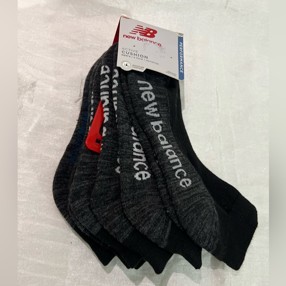New Balance Men's Black Socks, Lo-Cut Performance Socks, 4 Pair, Size 6-12.5 - Picture 2 of 4